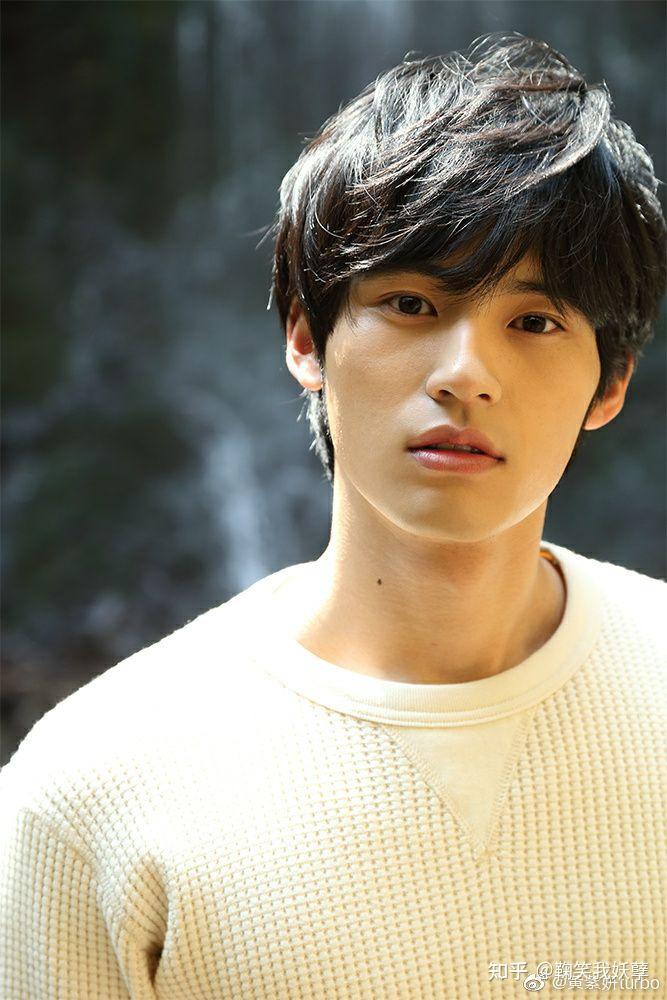 可以分享一下冈田健史的图片吗当壁纸的那种