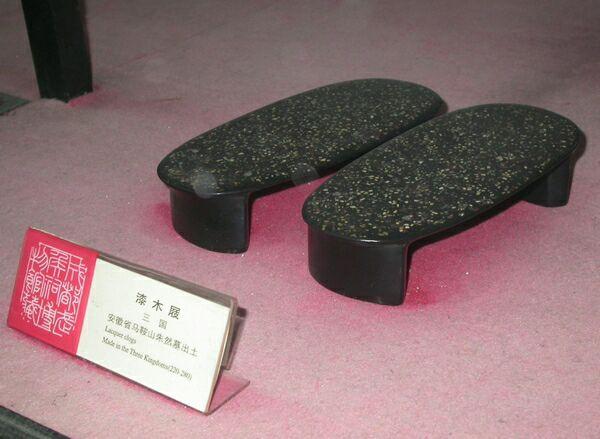 传统的中式木屐和当代日式木屐有哪些区别之处? - 知乎