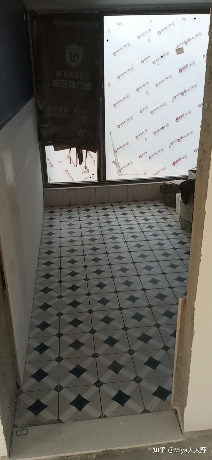 瓷砖上怎么贴瓷砖最好 v2-ae7b766e2f7ca7a1a9a36073766fdfdc_r.jpg