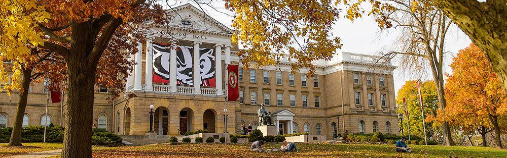 toplawschool) 让我们先来了解一下各所法学院jd和llm项目发放奖学金