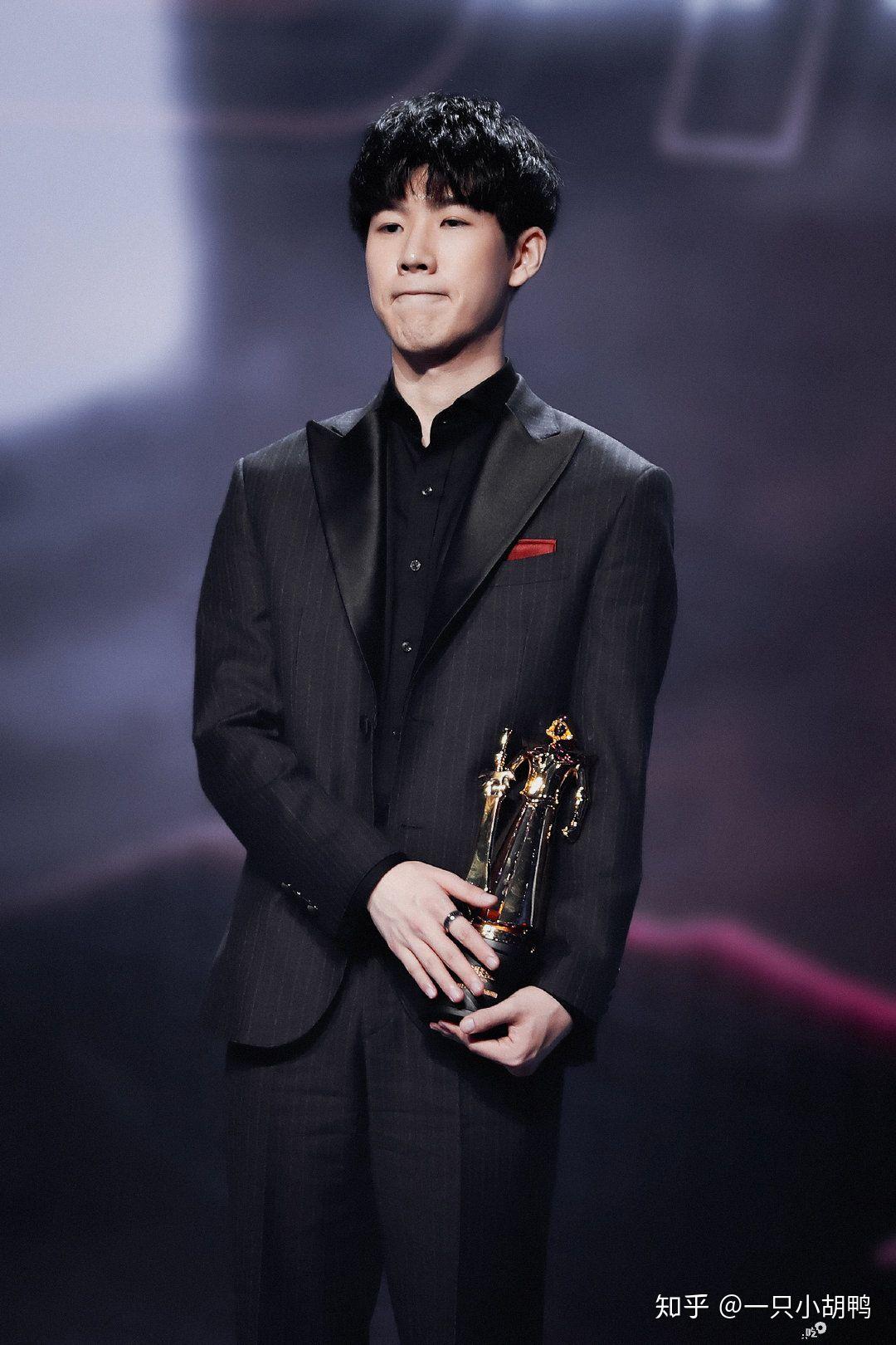 有没有ig上单theshy的帅照