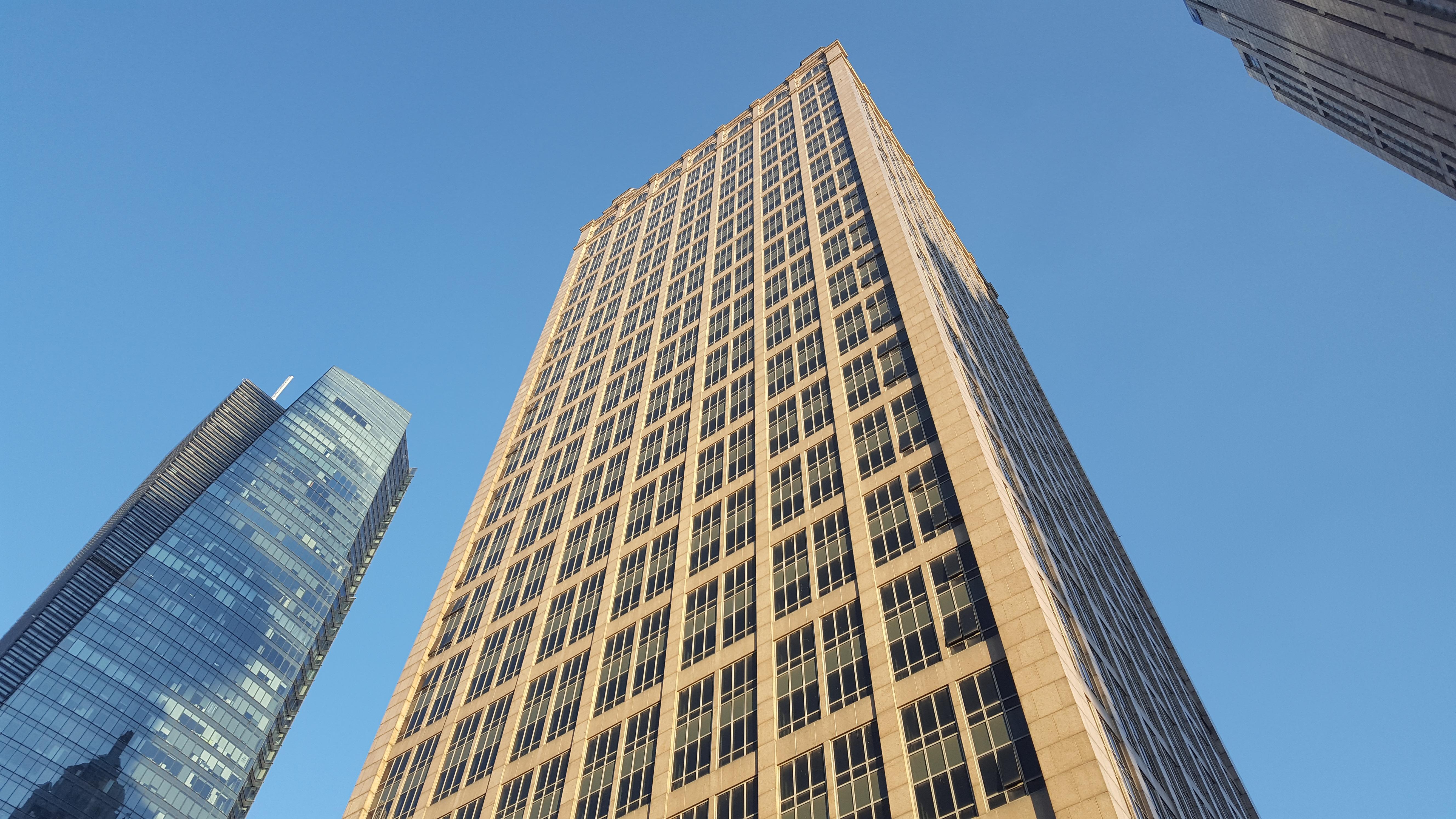 有人知道陆家嘴上海黄金置地大厦为何一直闲置吗