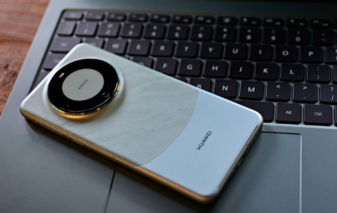 第一款:华为mate 60pro