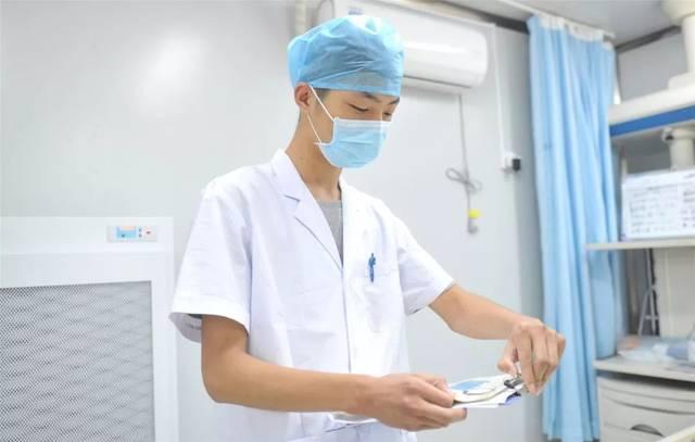 男护士:在护士行业有就业前景吗?