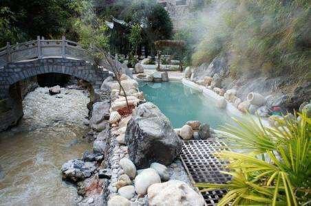 五一去哪里旅游好啊，人少景美的地方？