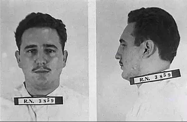 1938 年,传奇偶像frank sinatra因强迫他人与其发生性关系被捕.