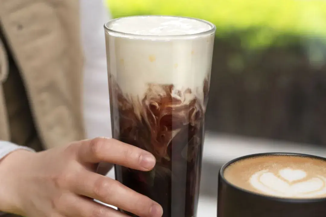 星巴克上线"橄榄油咖啡"!创始人来华力推,到底是什么?