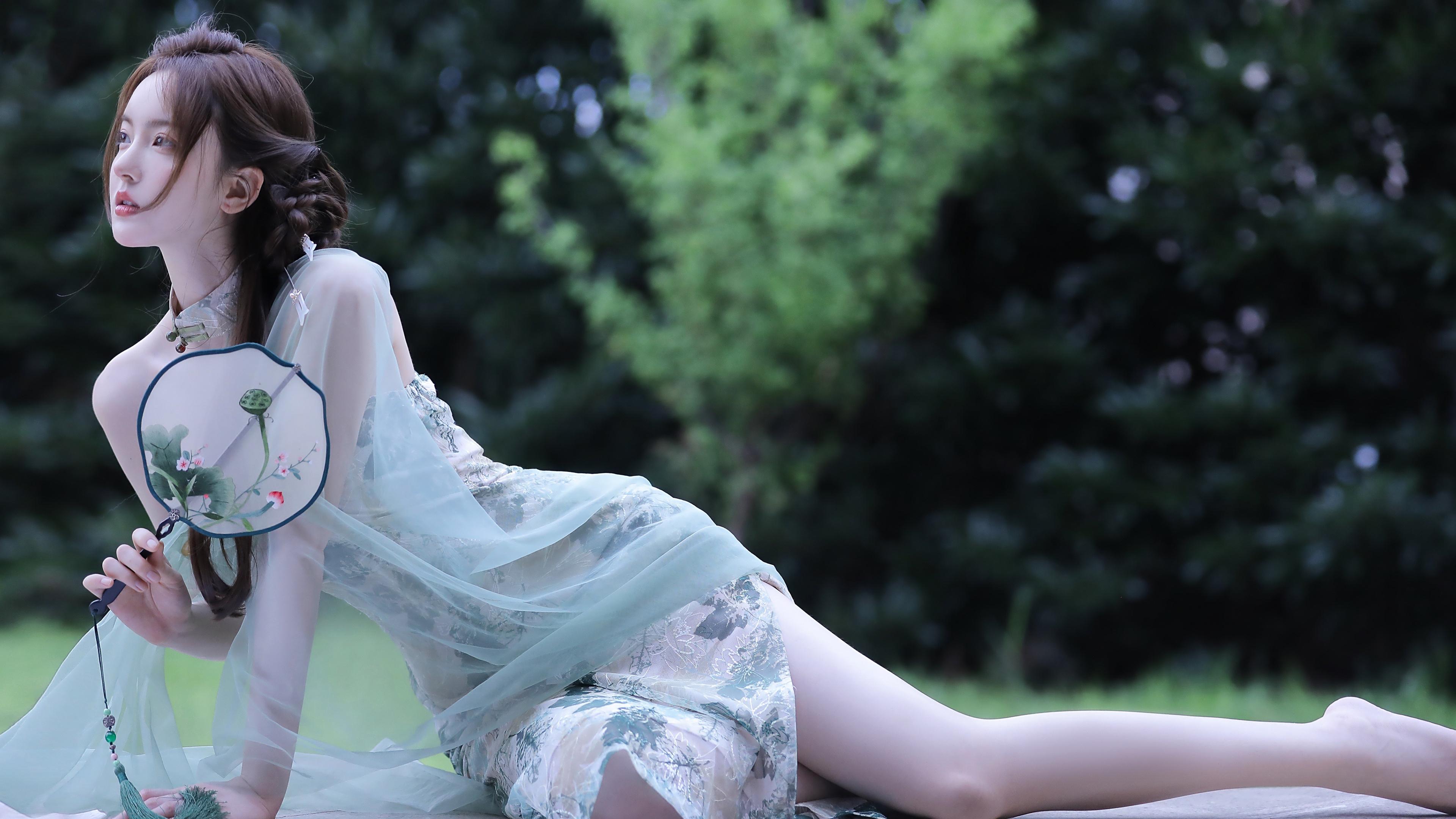 有什么百看不厌的全面屏美女壁纸