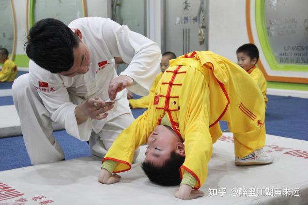 每年有超过40000儿童在新精武学少儿武术,孩子学武术究竟有什么好处?