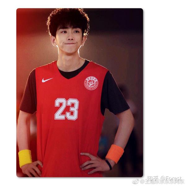 《快把我哥带走》里的饰演甄开心的王旭东小哥哥 超级迷糊又可爱啊 是