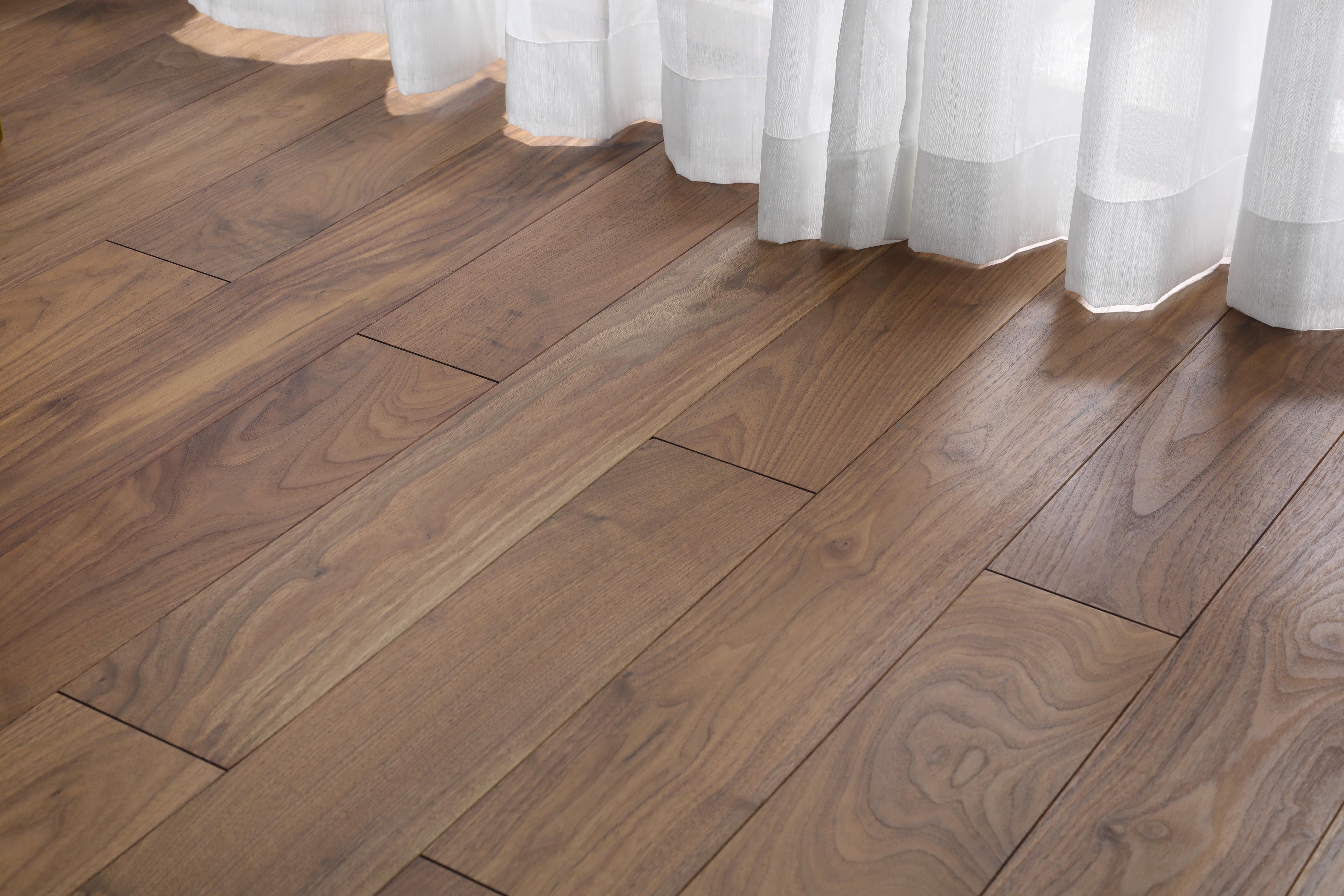 天生高贵 格外有型 | 四款经典天格黑胡桃地板推荐来了,闭眼入准没错 