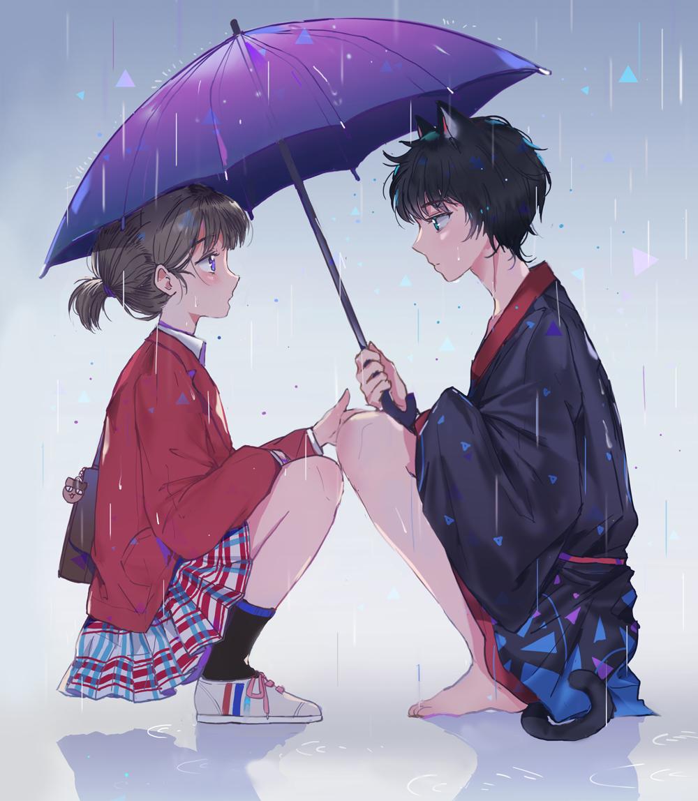 有一张动漫图片是一个女生和一个男生在雨中蹲着撑伞另一张是男生没有