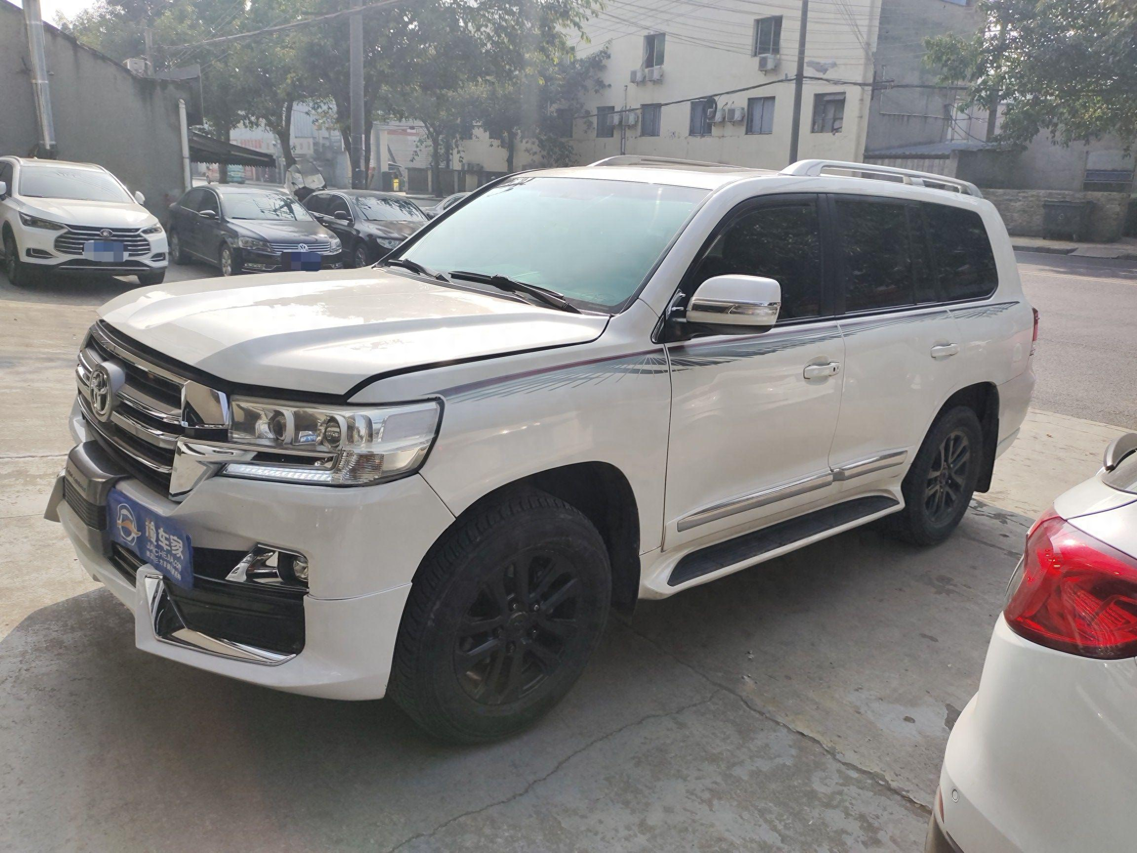 62万公里的丰田陆巡不新鲜用陆巡跑车拉客倒是挺稀奇