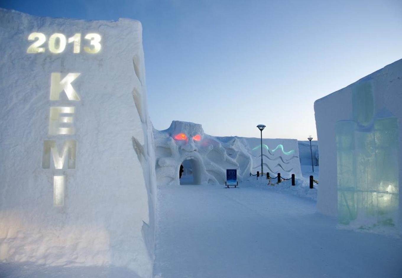 芬兰凯米有一座冰雪城堡城堡里有一家纯冰酒店不怕冷的就去住