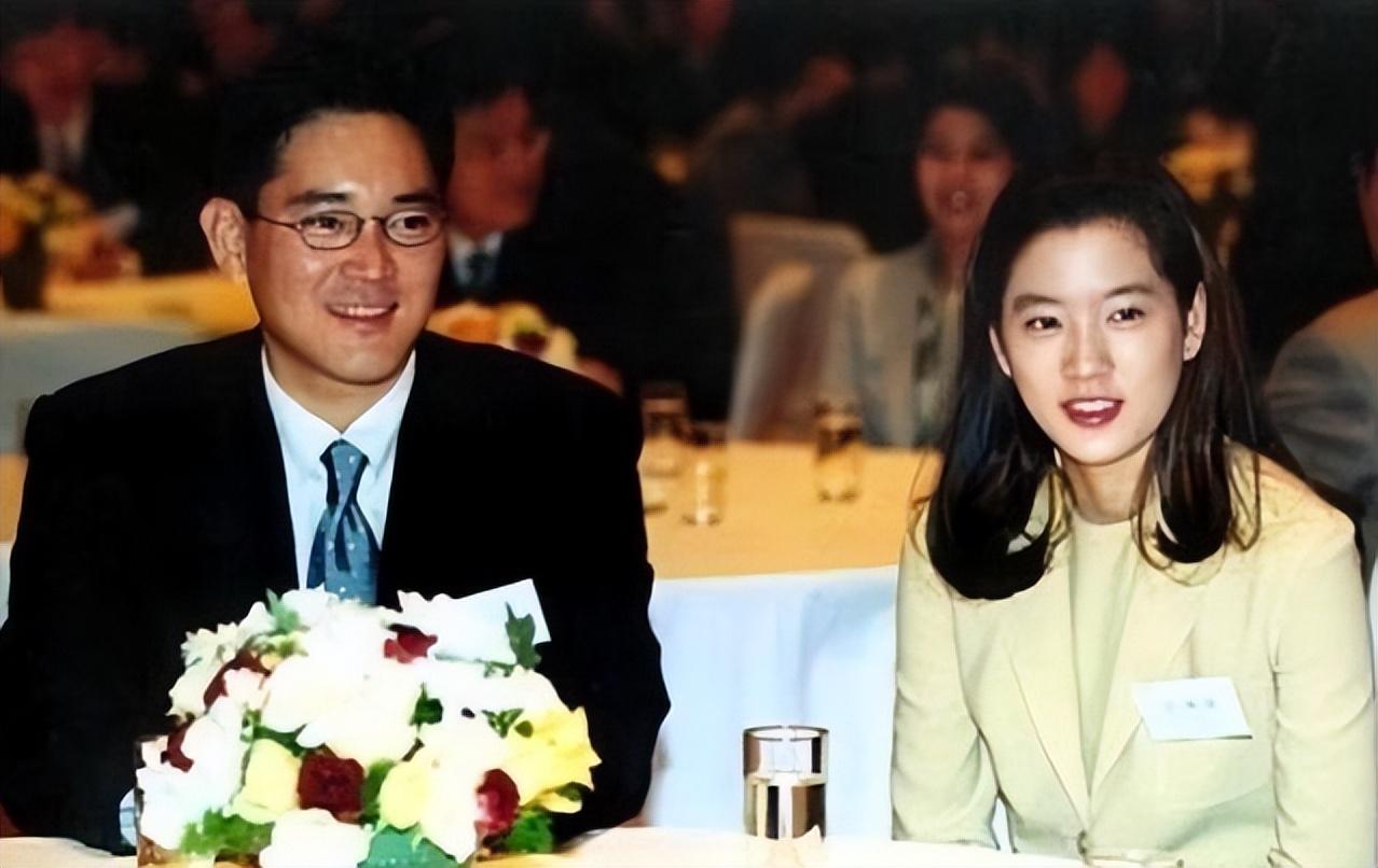 三星掌门李在镕:贿赂300亿韩元被捕入狱,为何美国也出面解围?