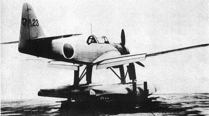 日本二战水上飞机图片