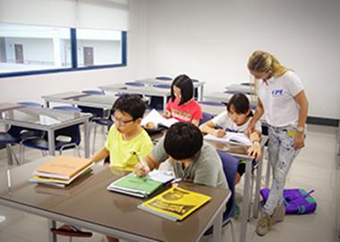 为什么这么多人去学英语 v2-b02d8186aed1598d2cdd5f1ad48726ec_1200x500.jpg