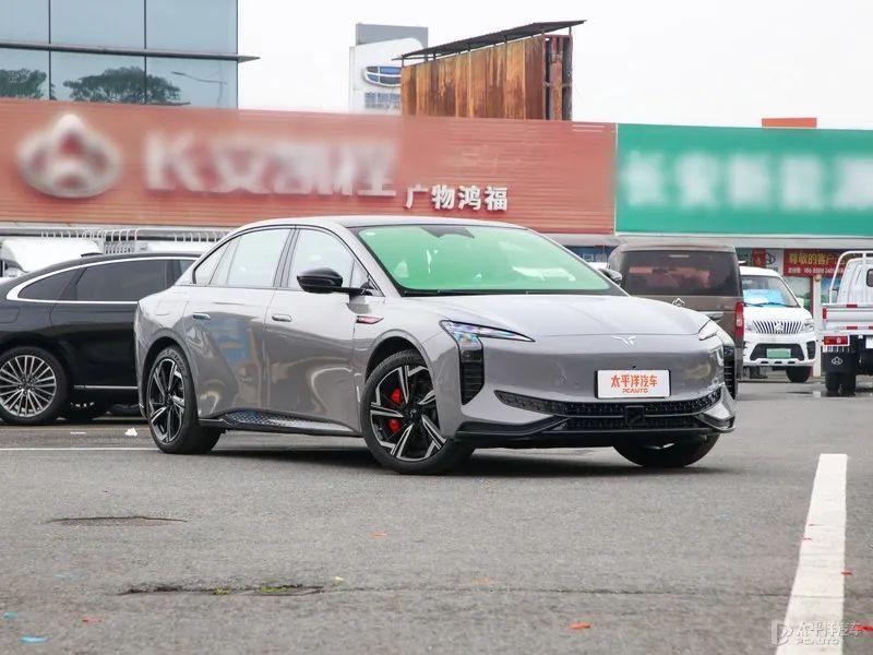 2298万起35s破百820km续航红旗eh7上市老大哥还是牛