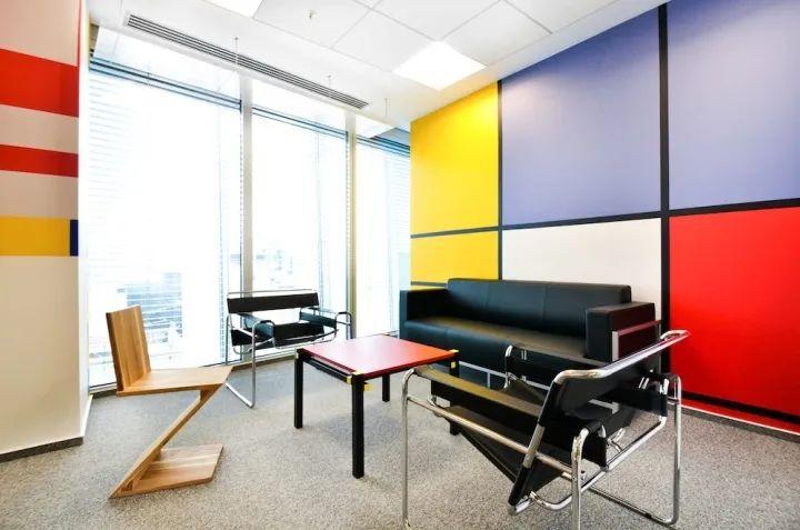 风格派的室内设计流派的名称来自杜斯伯格1917年创办的杂志《风格》