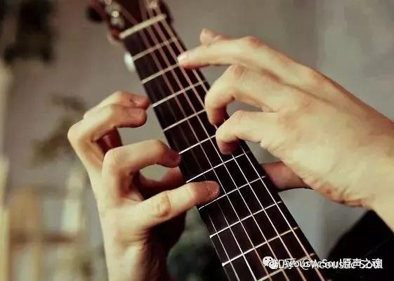 (fingerstyle)另一個更有趣的原因是:鋼弦木吉他都音樂及其演奏技巧