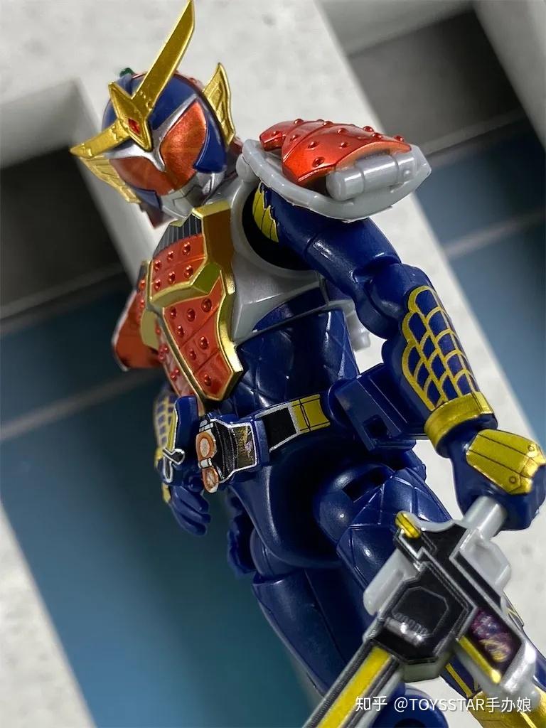 假面骑士铠武战斗姿态与细节食玩展示
