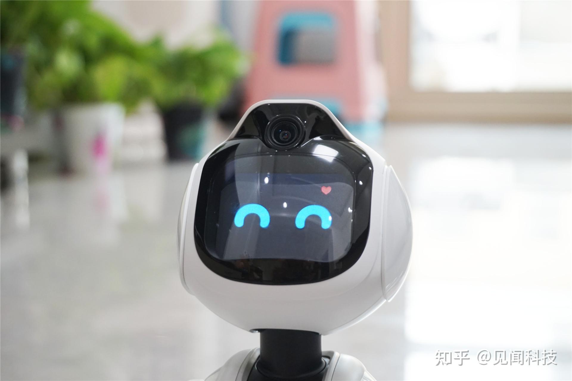 萤石rk2pro儿童陪护机器人深度体验能说会看还可到处跑
