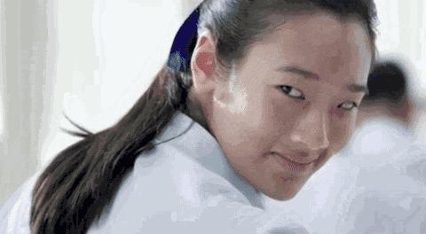 《饥渴游戏》年度期待的R级重口,Netflix又拍了部烂片!