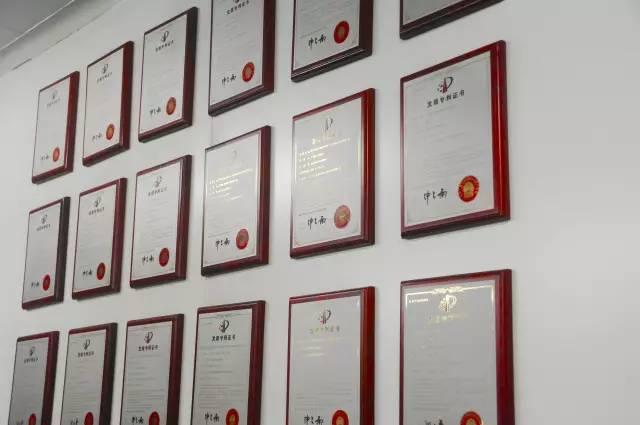 v2-b0971fc7f56a4af3eb5edcc51741b403_1440w.jpg?source=172ae18b