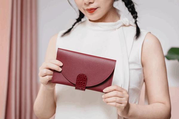 除了范主推荐的这几款礼盒,这个波尔多红也不错, 仿佛法国红酒一样