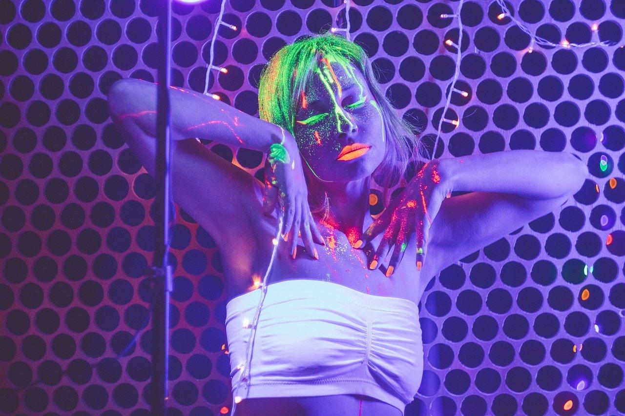 1. 漆面清洁技巧