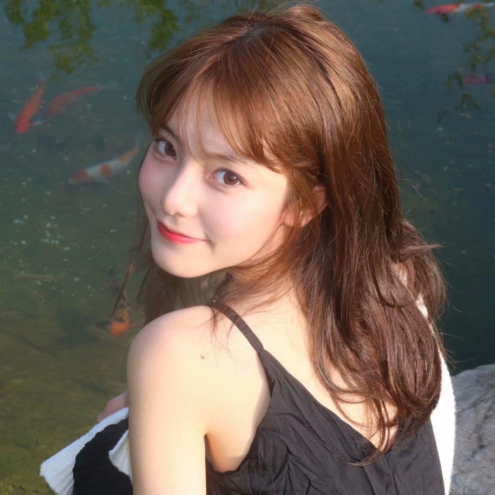 有没有笑起来甜甜的女生头像