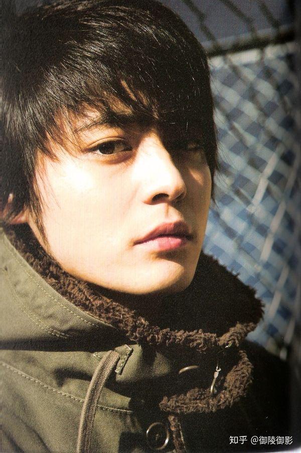 在中日韩三国里找一个男演员,谁最适合出演《白夜行》桐原亮司的?