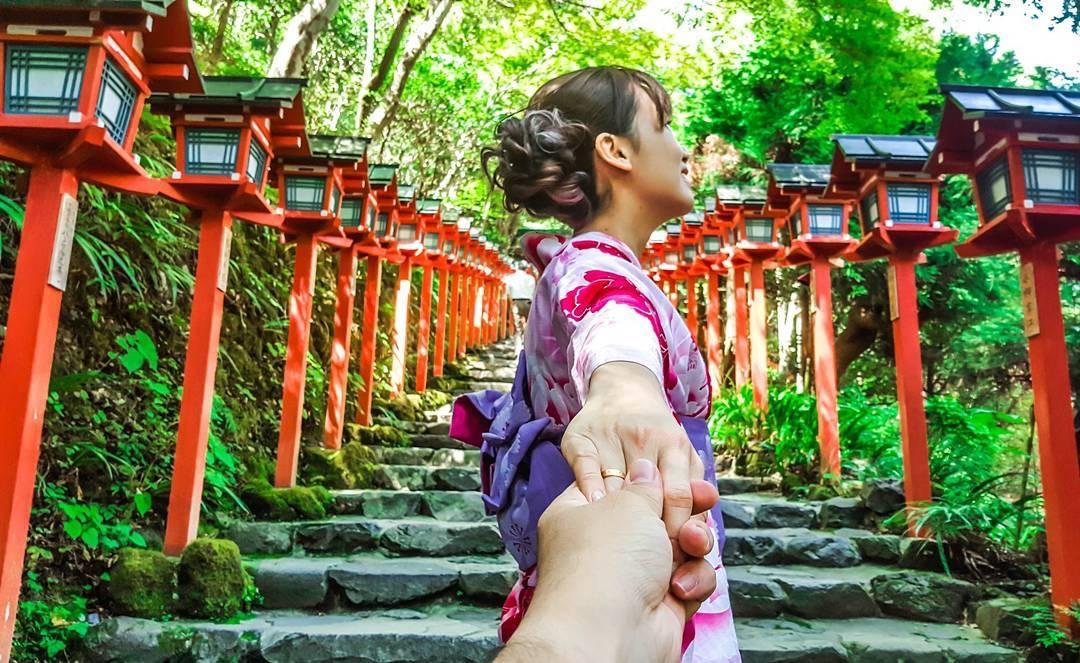 京都避暑必pick 贵船神社の夏日流水面 特色水占卜 知乎