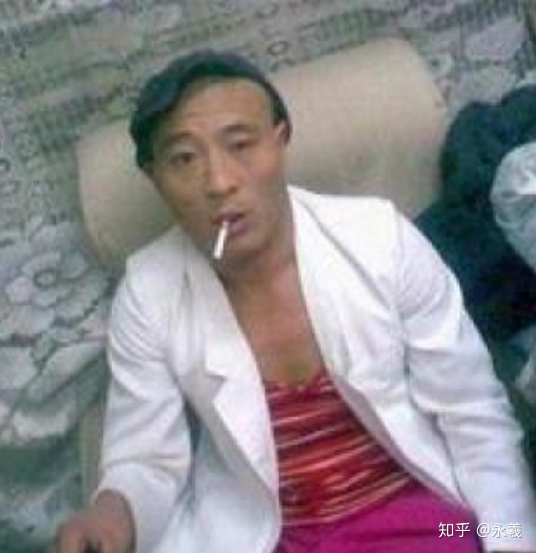 谁知道微博一个大v粉丝在几百万甚至更多他的头像是乡村爱情里的赵四