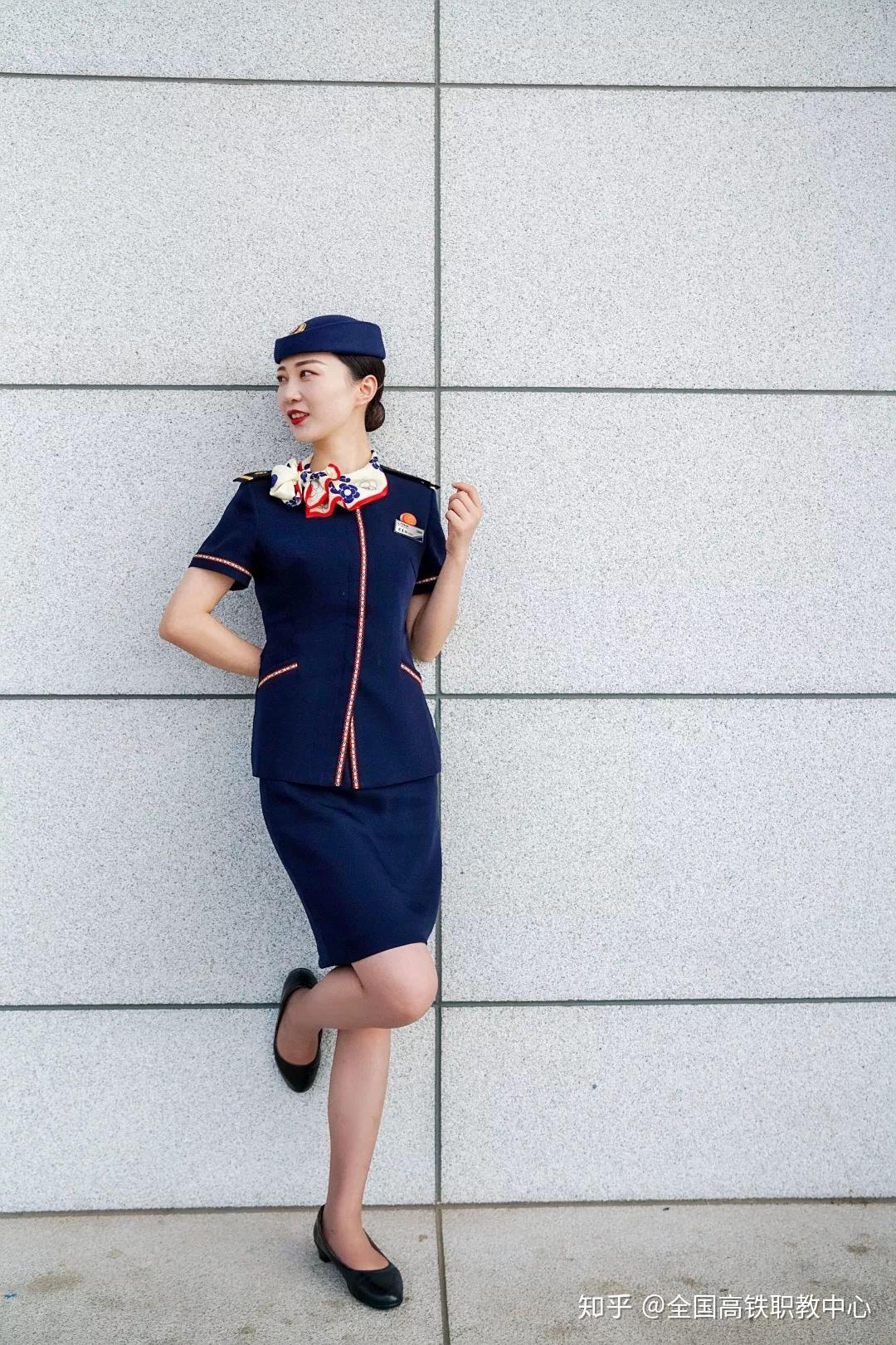 铁路制服pk你中意哪款不送小姐姐