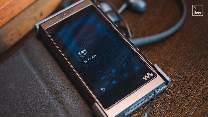 索尼wic600n体验无孔手机的新选择