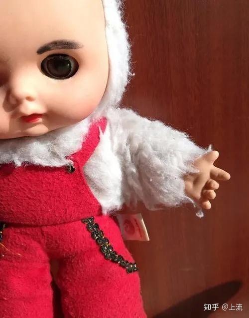 为什么恐怖电影常使用布娃娃(尤其眼睛较大的),并能产生恐怖气氛? - 