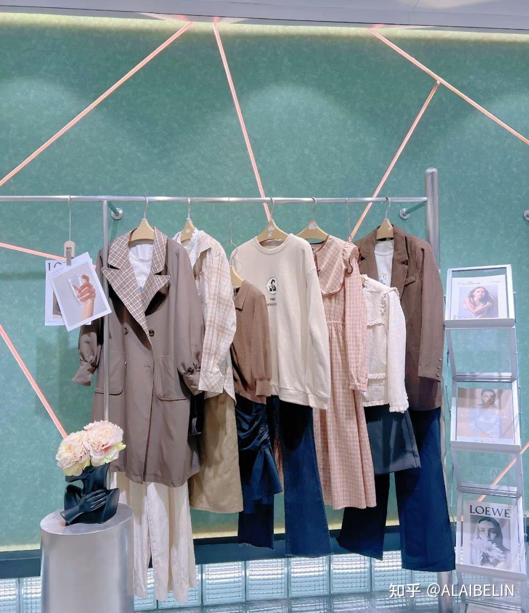 justzzu新作品牌女装风衣连衣裙上衣裤裙穿搭