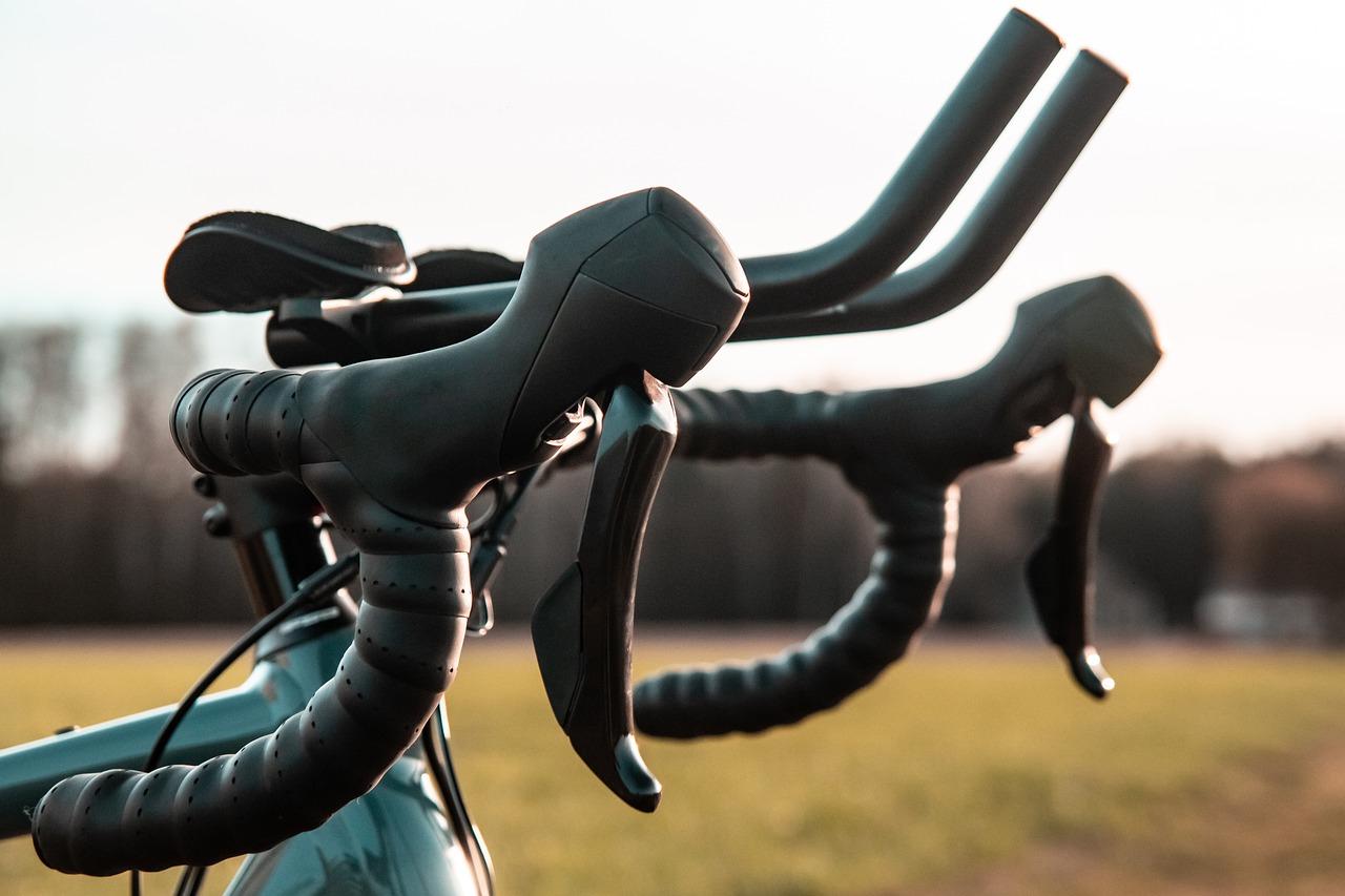 显示器的底座怎么拆