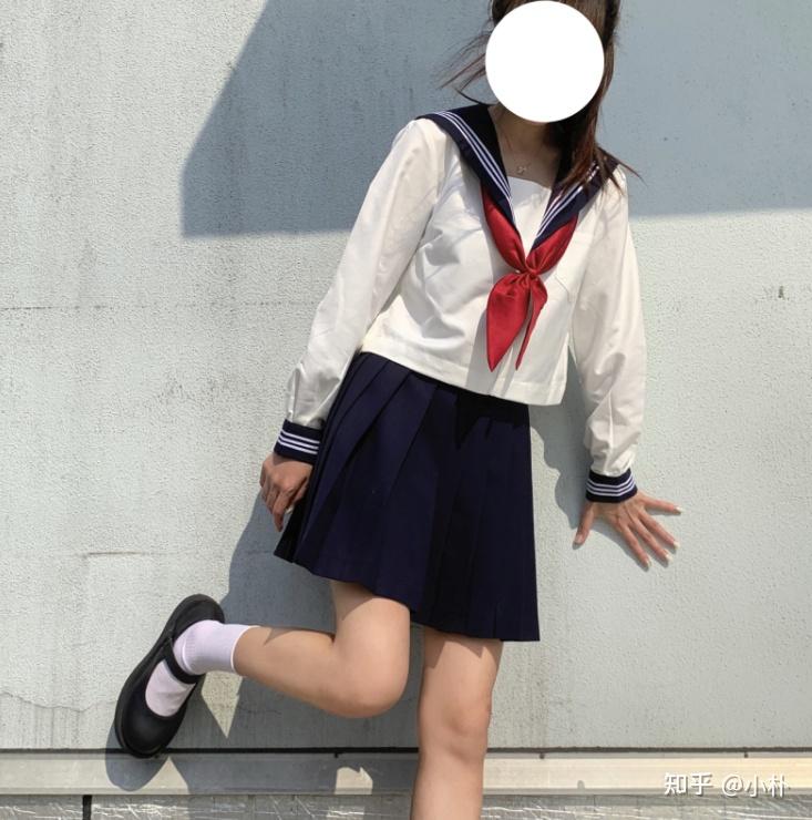 为什么很多jk女生拍照不喜欢露脸?挡脸就等于丑? - 知乎