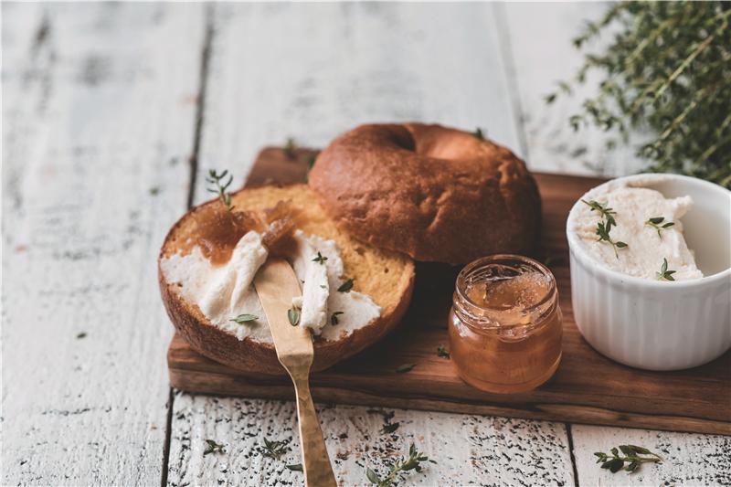 这颗贝果，品尝的除了美味还有故事