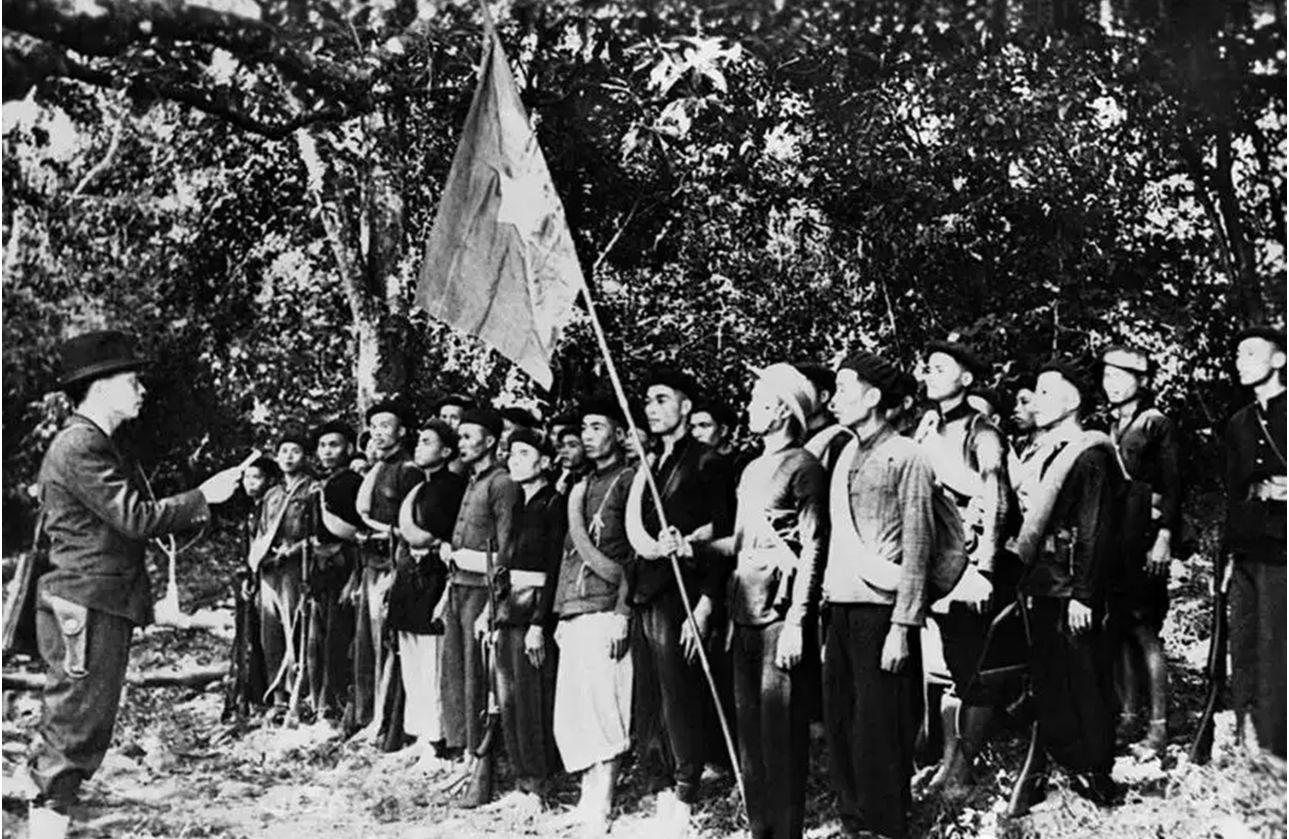 援越抗法林总邓政委和陈赓三选一胡志明为何偏爱陈赓