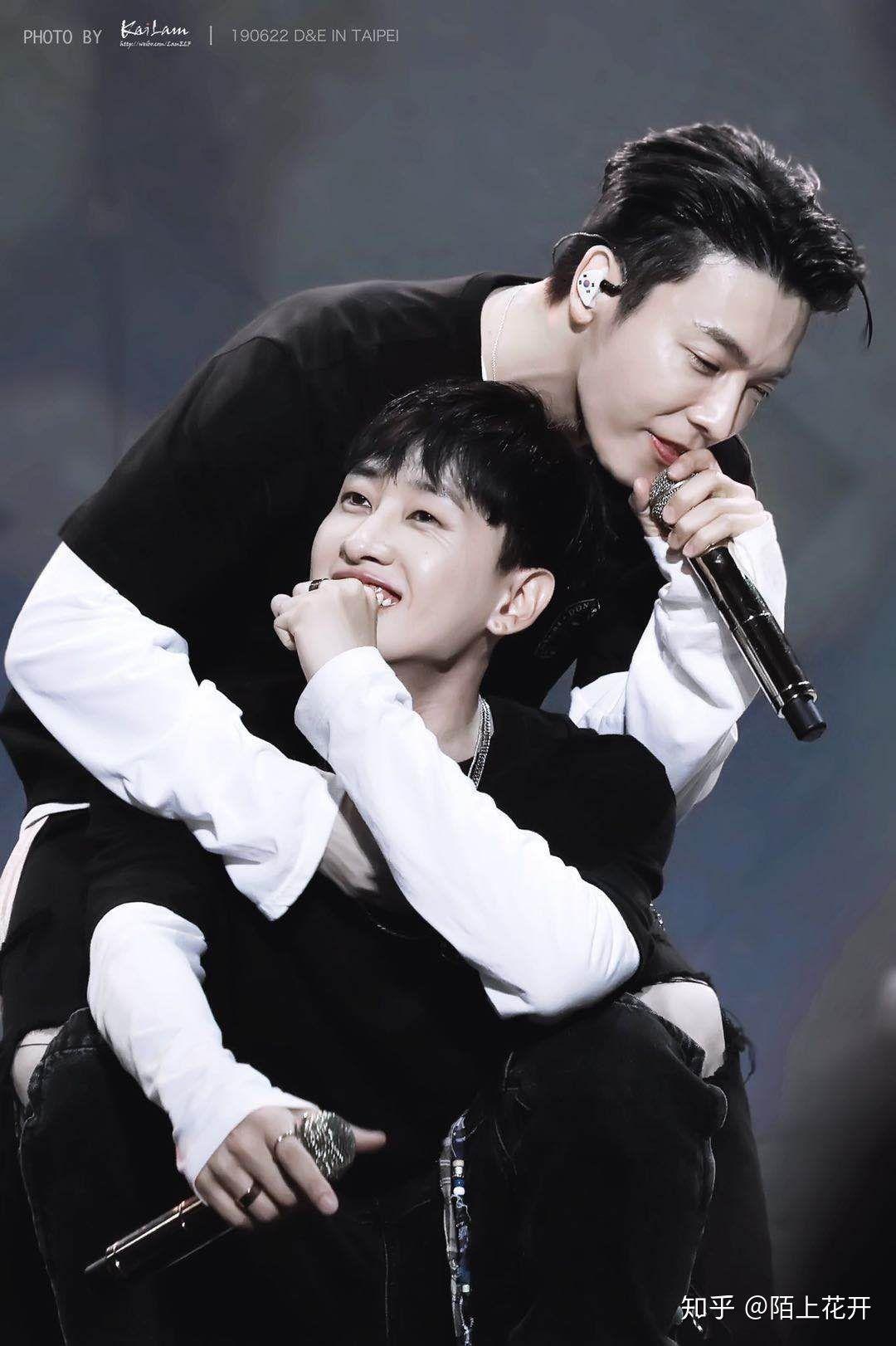 韩团中有哪些明明在私底下很可爱却在舞台上很a的人