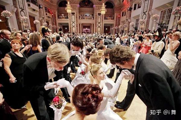 5岁英国乔治王子课程表曝光关于美的教育越早开始越好