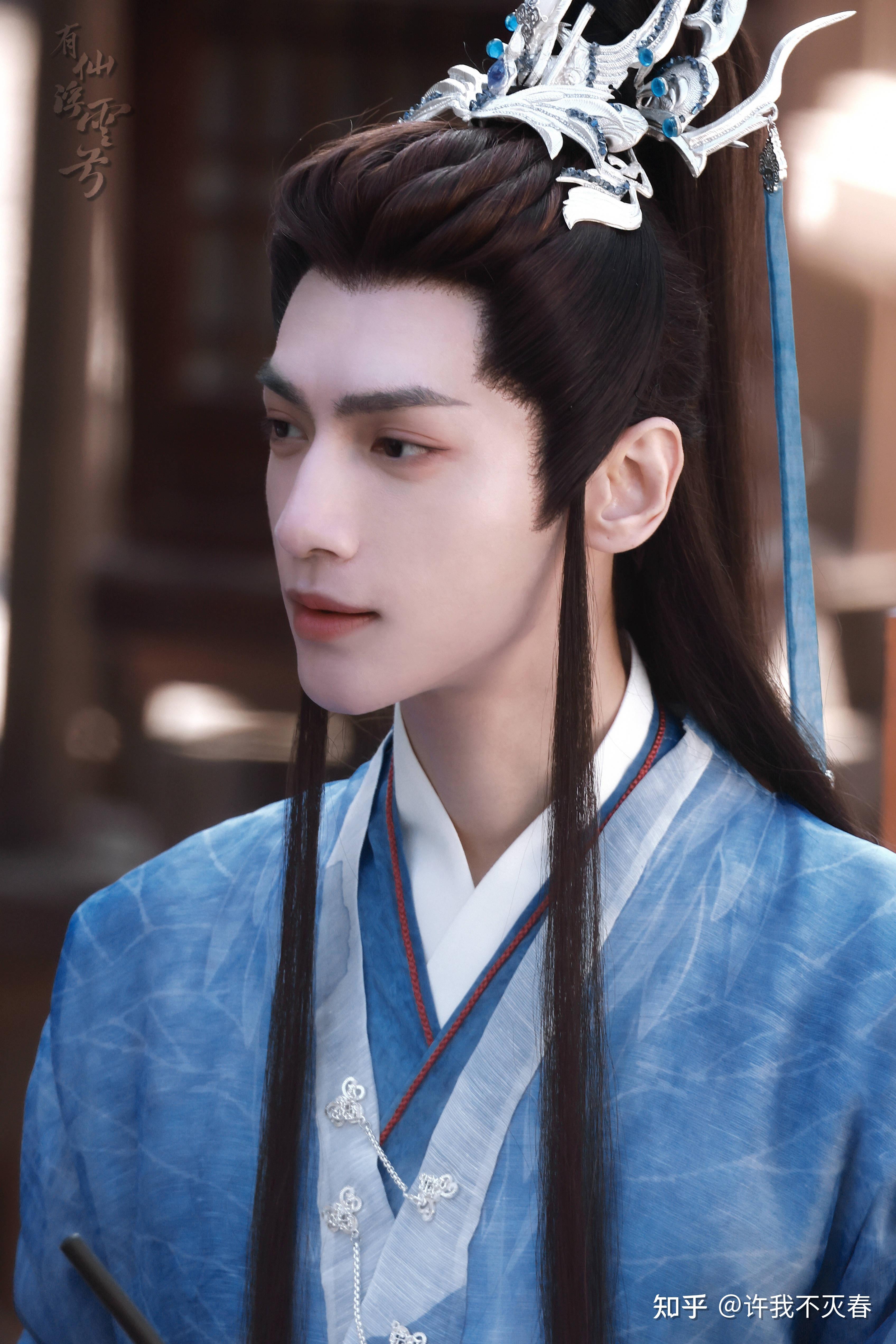 请问可以分享罗云熙古装照给我吗