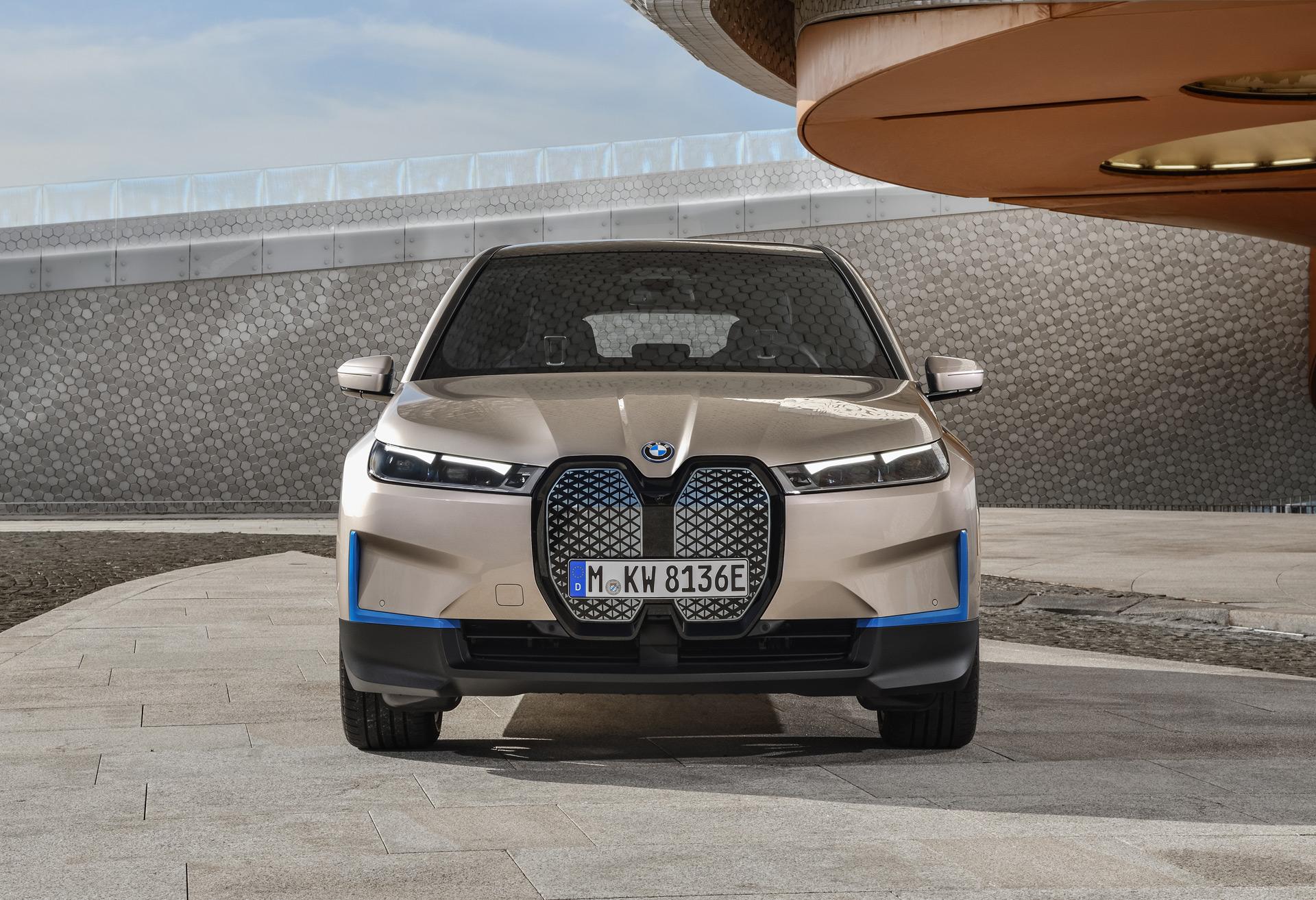 人们总是调侃宝马  inext电动suv的名字非常奇怪,这或多或少能够影响