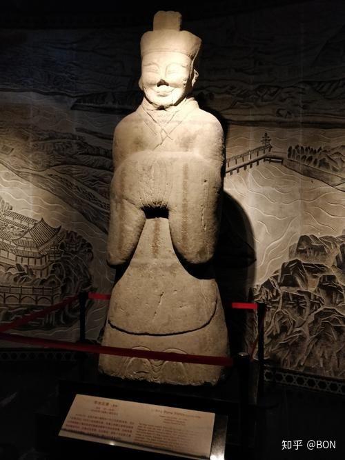 李冰石像就算著名的史记,对李冰的描述也只有《河渠书》中的六十一字.