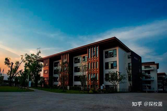 不见不散6月3日校园参观教育沙龙都江堰市万汇学校向家长发出邀约