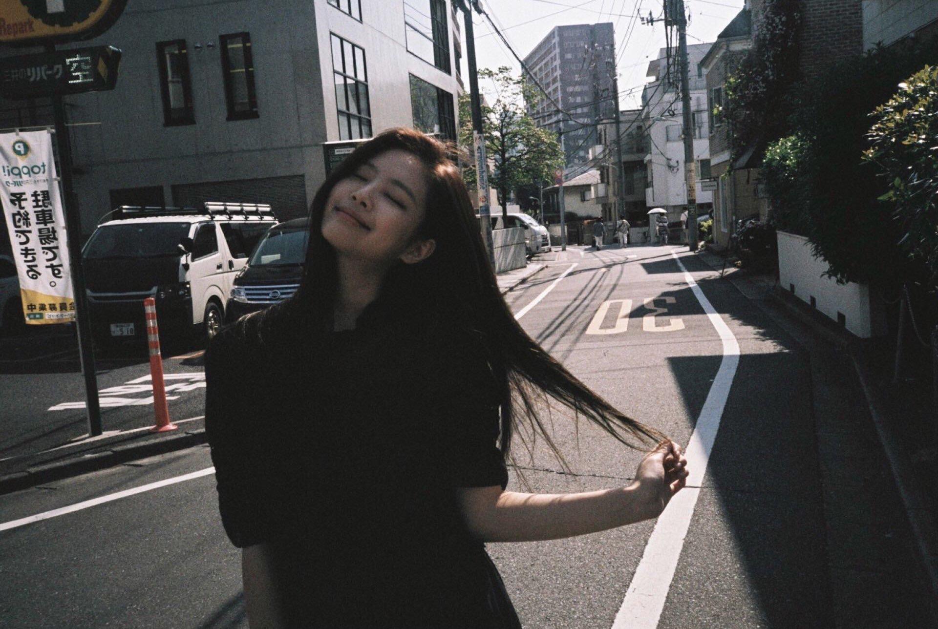 有没有blackpink成员金珍妮适合作头像的照片? - 知乎