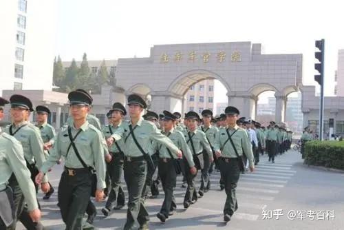 學院由原南昌陸軍學院,石家莊機械化步兵學院合併組建而成,院本部座落